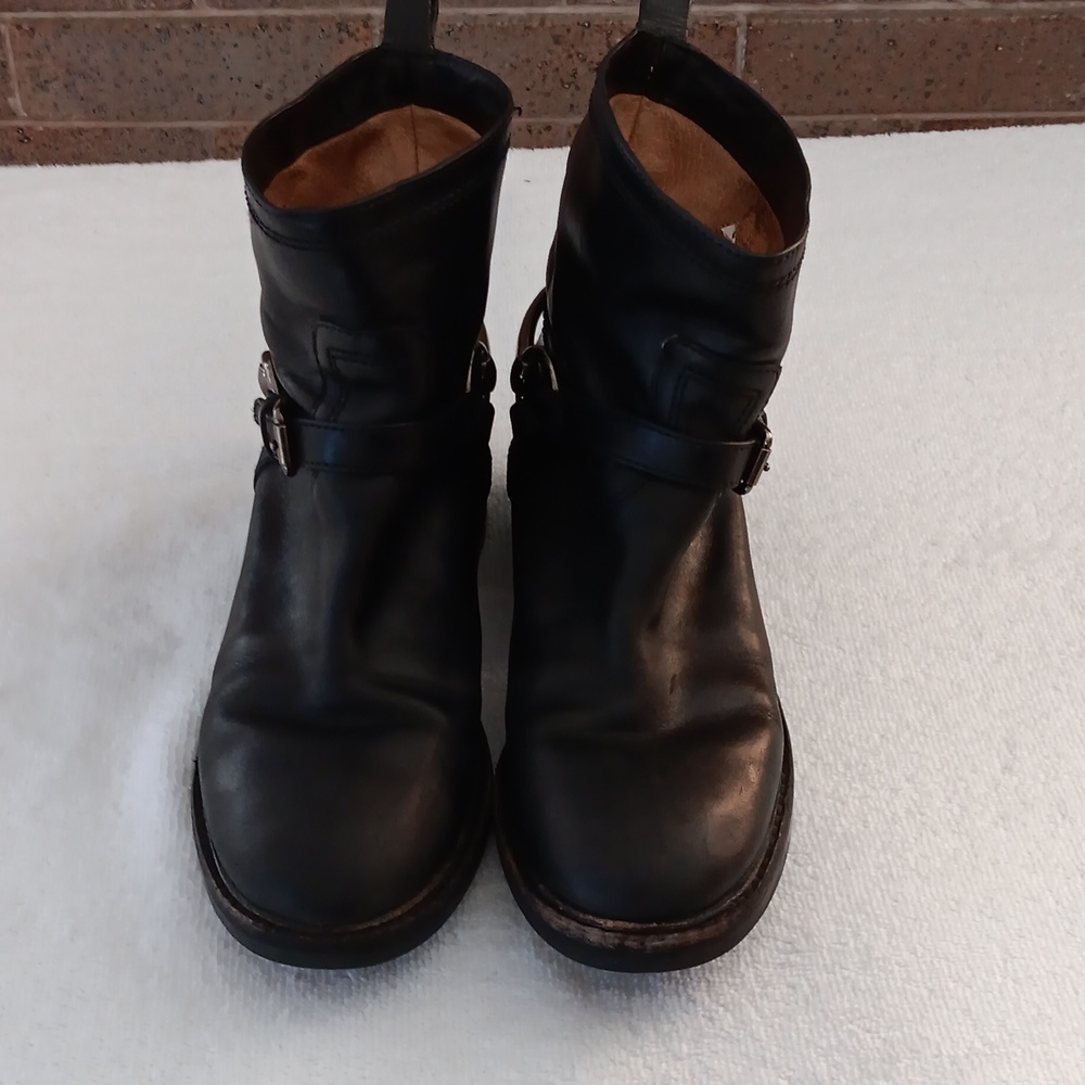 Coach women's black leather ankle boots with silver hardware size 8B